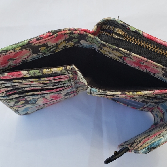 Beautiful Cath Kidston 17 Slot Wallet - Picture 5 of 6